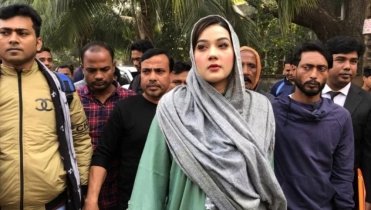 কারণ দর্শানোর নোটিশের জবাব দিতে আদালতে মাহি