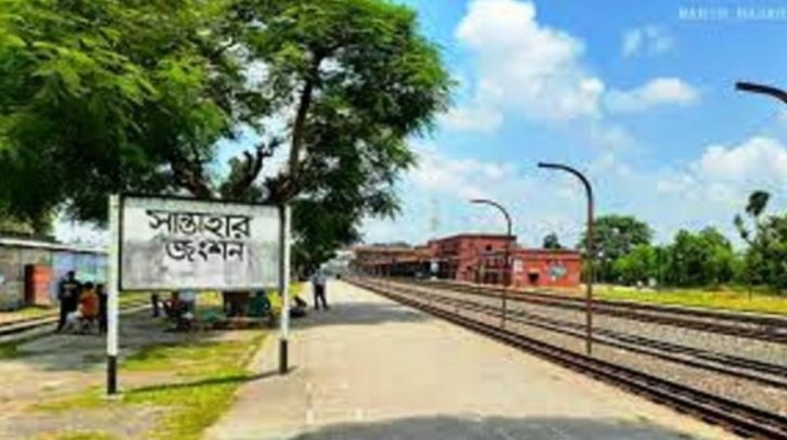 সান্তাহার রেল স্টেশনে অপ্রীতিকর ঘটনা, বেরিয়ে এলো মূল ঘটনা সান্তাহার রেল স্টেশনে অপ্রীতিকর ঘটনা, বেরিয়ে এলো মূল ঘটনা