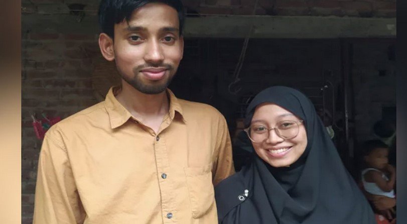 প্রেমের টানে জয়পুরহাটে ইন্দোনেশীয় তরুণী