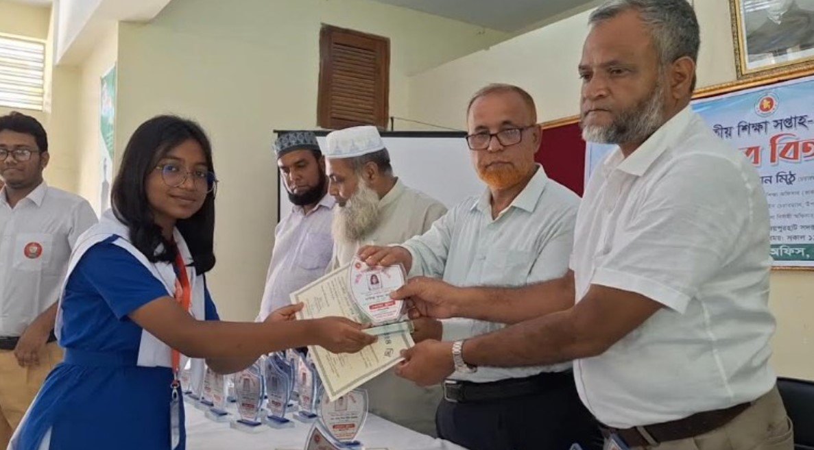 জয়পুরহাটে বিজয়ী শিক্ষার্থীদের পুরস্কার বিতরণ অনুষ্ঠিত