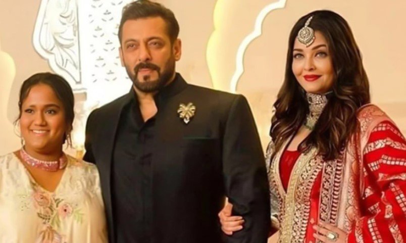 আলোচিত সেই ছবিটি প্রযুক্তির কারসাজিতে তৈরি! আলোচিত সেই ছবিটি প্রযুক্তির কারসাজিতে তৈরি!