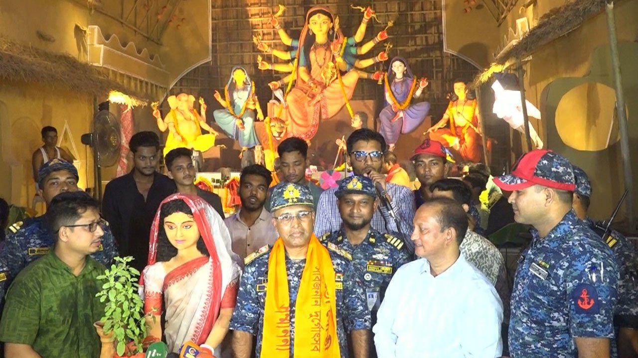 দুর্গাপূজা শান্তিপূর্ণ করতে নৌবাহিনীর কড়া নিরাপত্তা