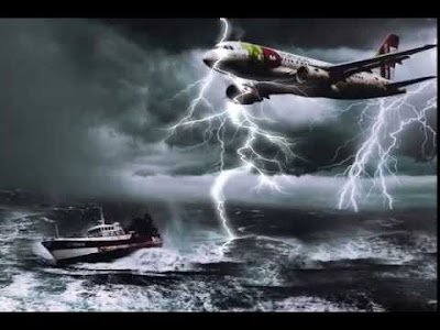 বারমুডা ট্রায়াঙ্গেলে কেন উধাও হয়ে যায় জাহাজ ও প্লেন? ফাঁস হল রহস্য বারমুডা ট্রায়াঙ্গেলে কেন উধাও হয়ে যায় জাহাজ ও প্লেন? ফাঁস হল রহস্য