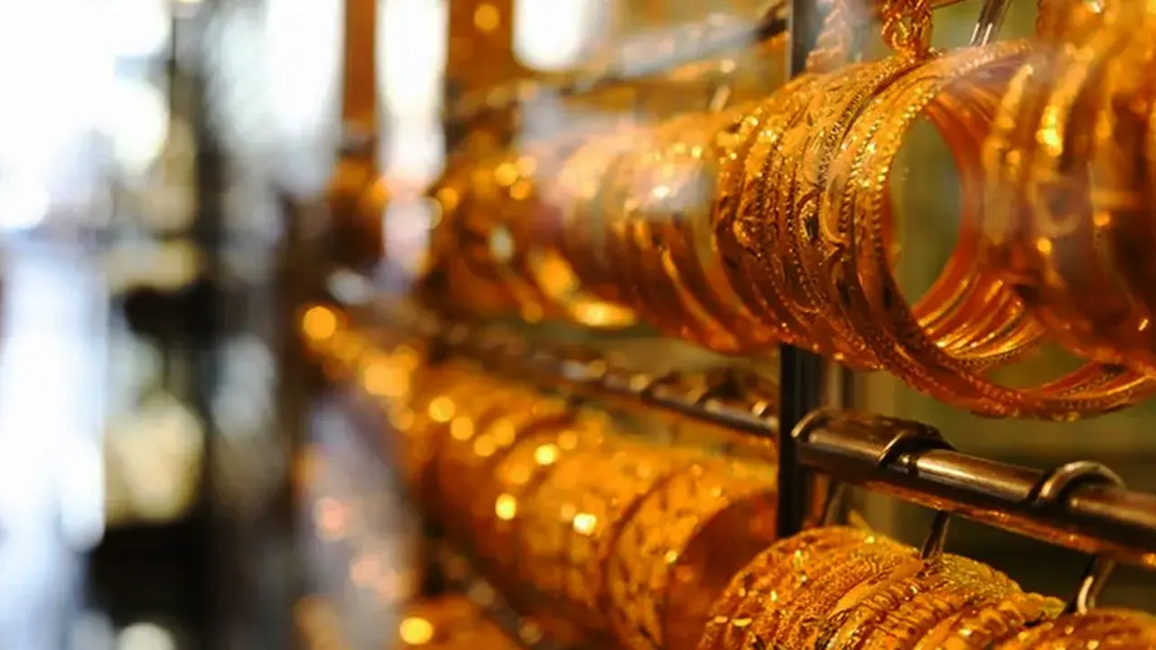 দেশে কত দামে স্বর্ণ বিক্রি হচ্ছে আজ দেশে কত দামে স্বর্ণ বিক্রি হচ্ছে আজ