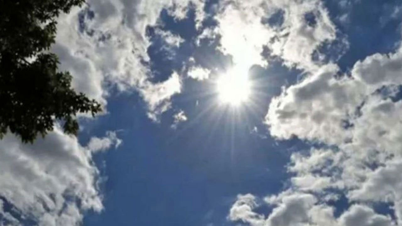 ঢাকার আবহাওয়া শুষ্ক, বাড়বে গরমের অনুভূতি ঢাকার আবহাওয়া শুষ্ক, বাড়বে গরমের অনুভূতি