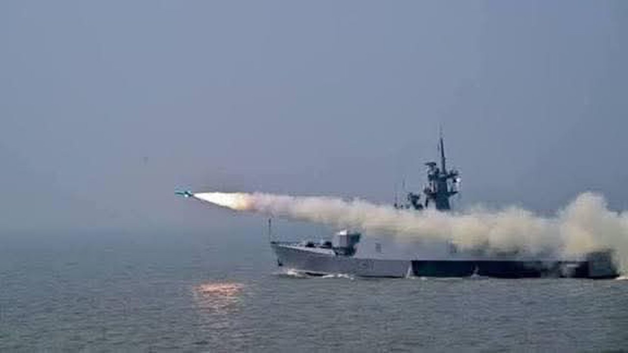 বঙ্গোপসাগরে নৌবাহিনীর বার্ষিক সমুদ্র মহড়া শেষ হচ্ছে আজ