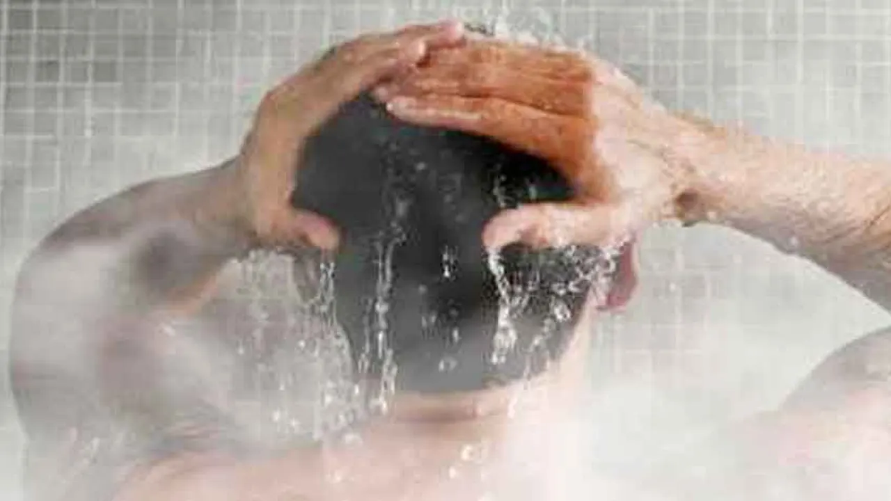 শীতে গোসল করার উপযুক্ত সময় কোনটি? শীতে গোসল করার উপযুক্ত সময় কোনটি?