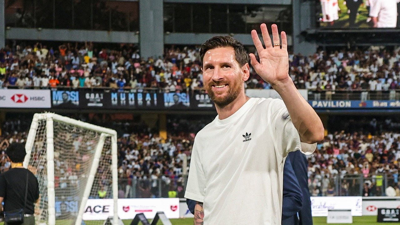 নয়াদিল্লিতে মেসি, কলকাতার মতো বিশৃঙ্খলা এড়াতে বিশেষ ব্যবস্থা নয়াদিল্লিতে মেসি, কলকাতার মতো বিশৃঙ্খলা এড়াতে বিশেষ ব্যবস্থা