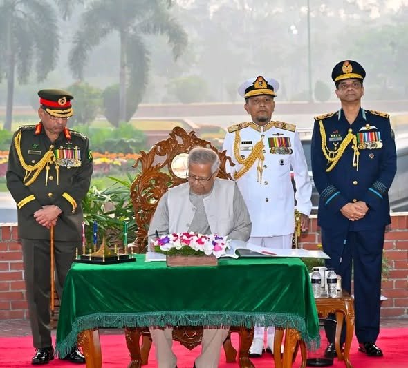 মহান বিজয় দিবসে আজ সাভারের জাতীয় স্মৃতিসৌধে পুস্পস্তবক অর্পণ