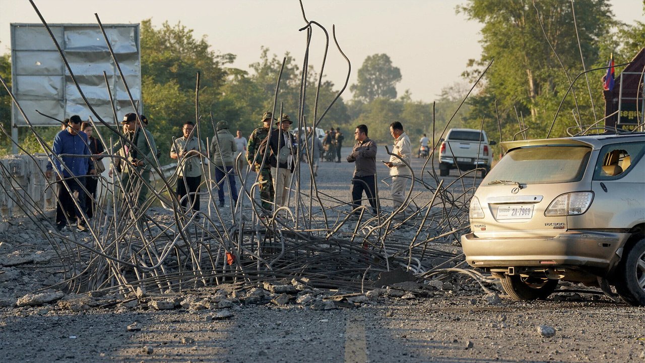 যুদ্ধবিরতিতে রাজি হলো কম্বোডিয়া-থাইল্যান্ড