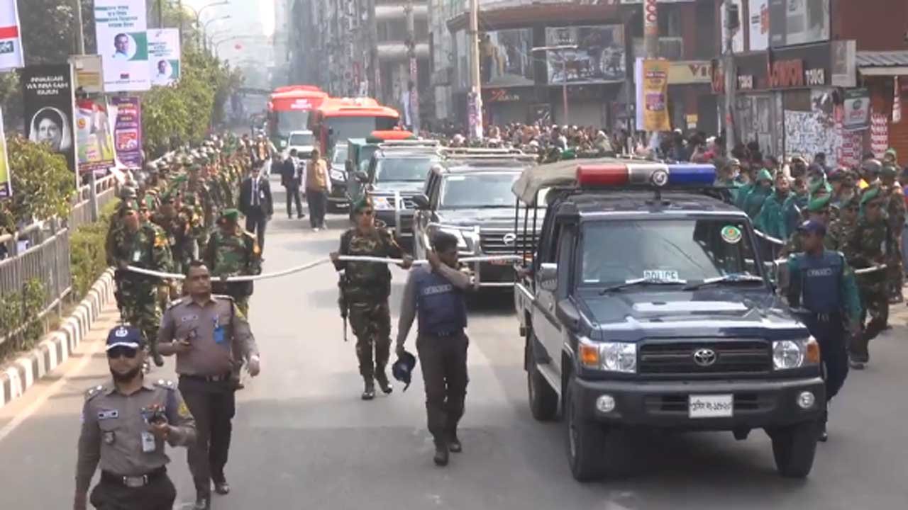 সংসদ ভবনের পথে খালেদা জিয়ার মরদেহ সংসদ ভবনের পথে খালেদা জিয়ার মরদেহ