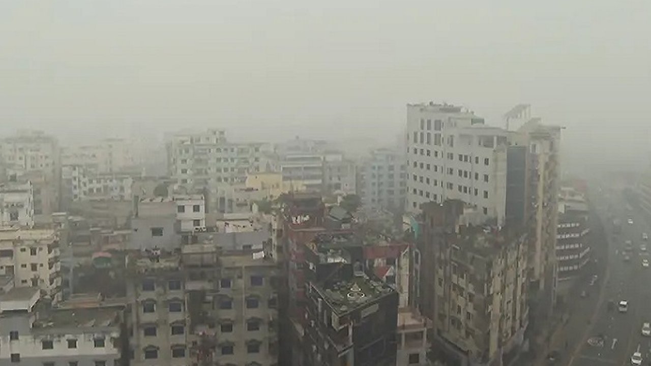 ঢাকার তাপমাত্রা থাকবে অপরিবর্তিত, হালকা কুয়াশার সম্ভাবনা