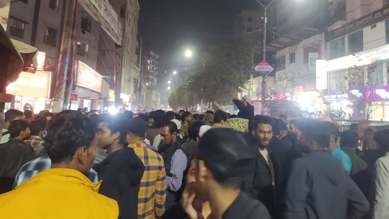 মিরপুরে জামায়াত-বিএনপি ধাওয়া পাল্টা ধাওয়া,সংঘর্ষে আহত অন্তত ১৬