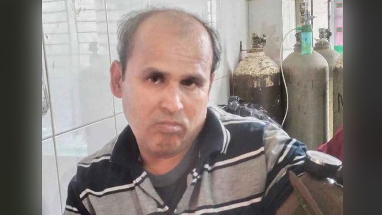 দেশে ফিরেই বাসে অচেতন সৌদি প্রবাসী, টাকা ও পাসপোর্ট লুটের অভিযোগ দেশে ফিরেই বাসে অচেতন সৌদি প্রবাসী, টাকা ও পাসপোর্ট লুটের অভিযোগ