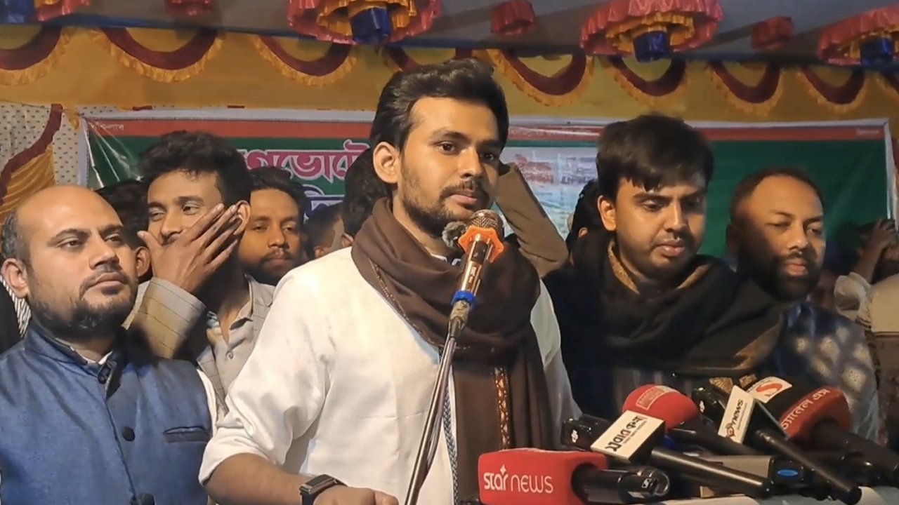 নির্বাচনী প্রলোভনে পা দেবেন না, শাপলা কলিতে ভোট দিন: আসিফ মাহমুদ