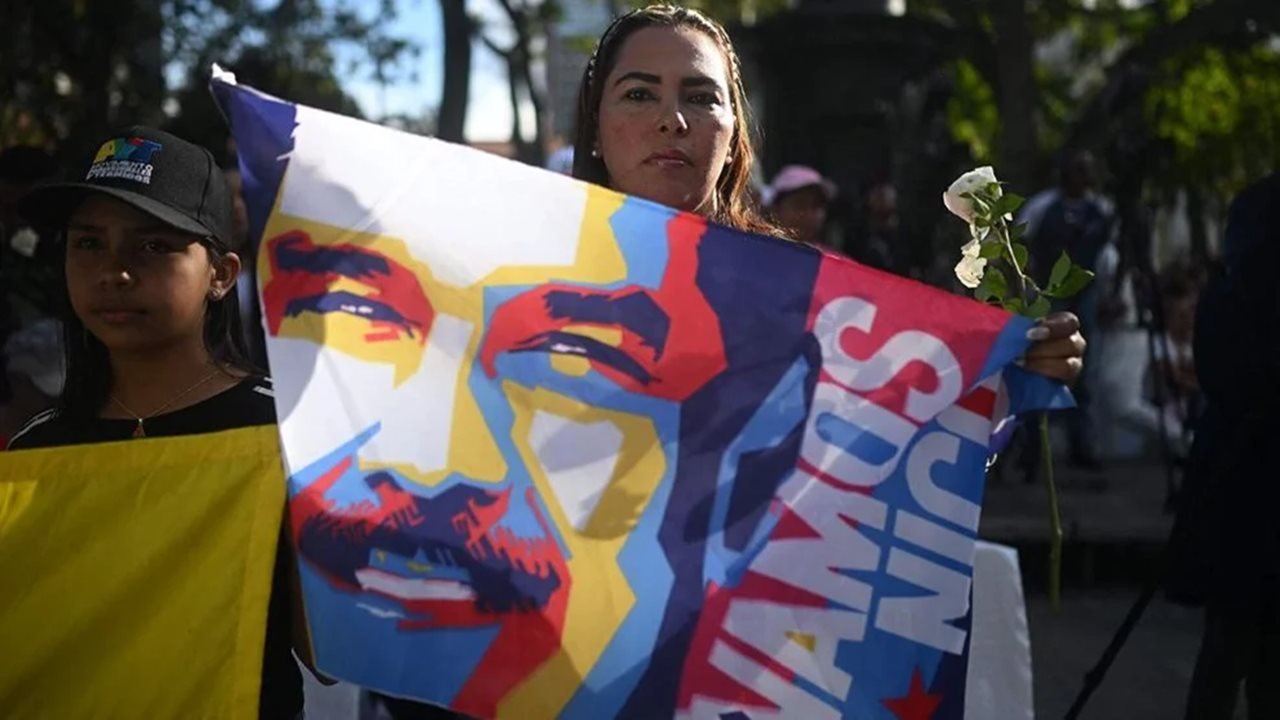 মাদুরোর মুক্তির দাবিতে কারাকাসে হাজারো মানুষের মিছিল