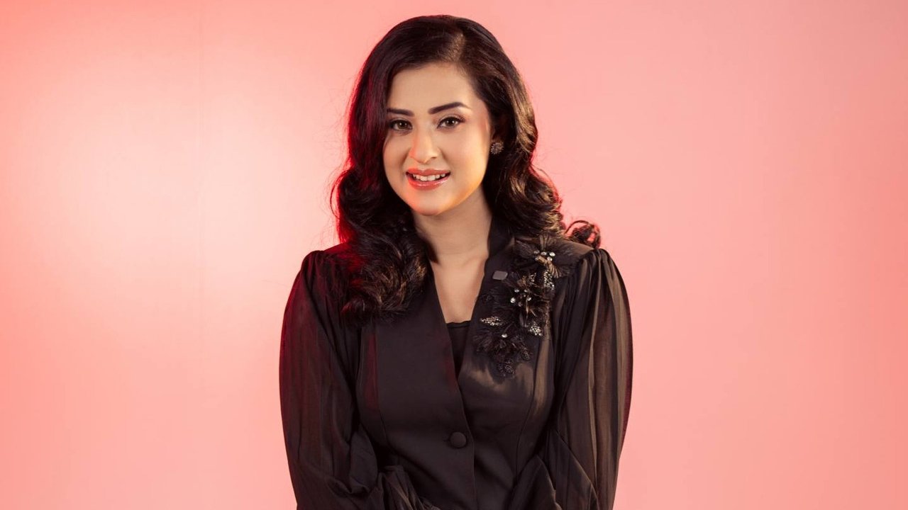 স্পর্শকাতর বিষয়ে কথা বলা ঠিক হবে না : বুবলী