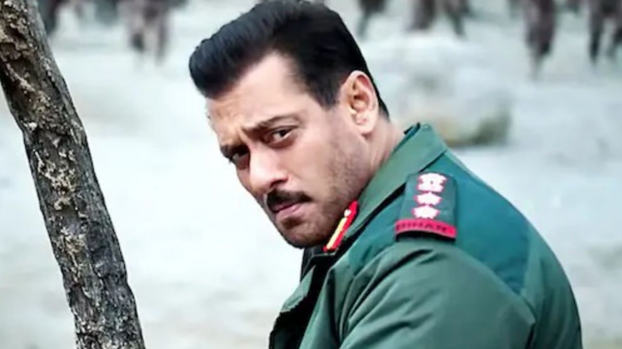 মুক্তির অনিশ্চয়তায় সালমানের যুদ্ধের সিনেমা