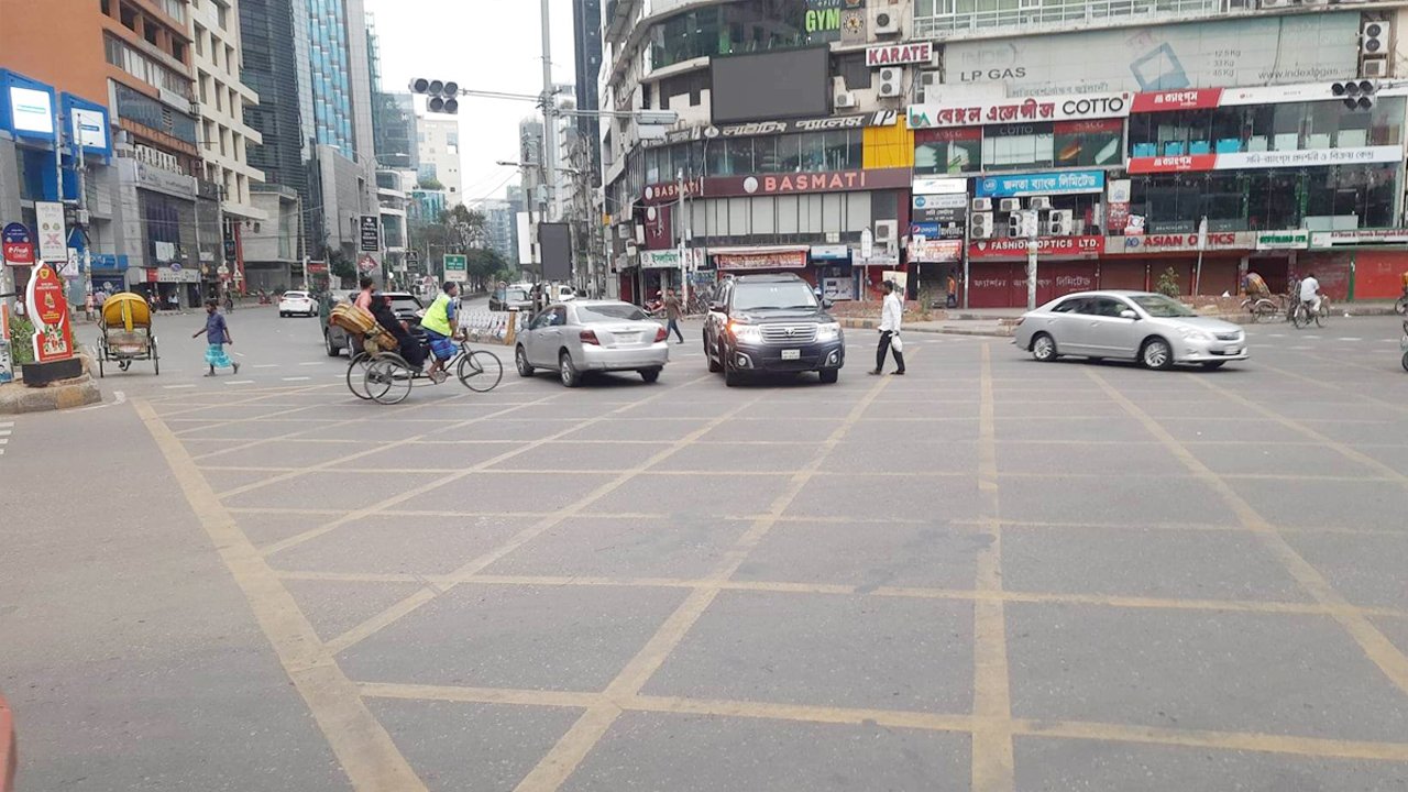 আজ থেকে চারদিন সরকারি ছুটি, দুদিন বন্ধ দোকান-শপিং মল