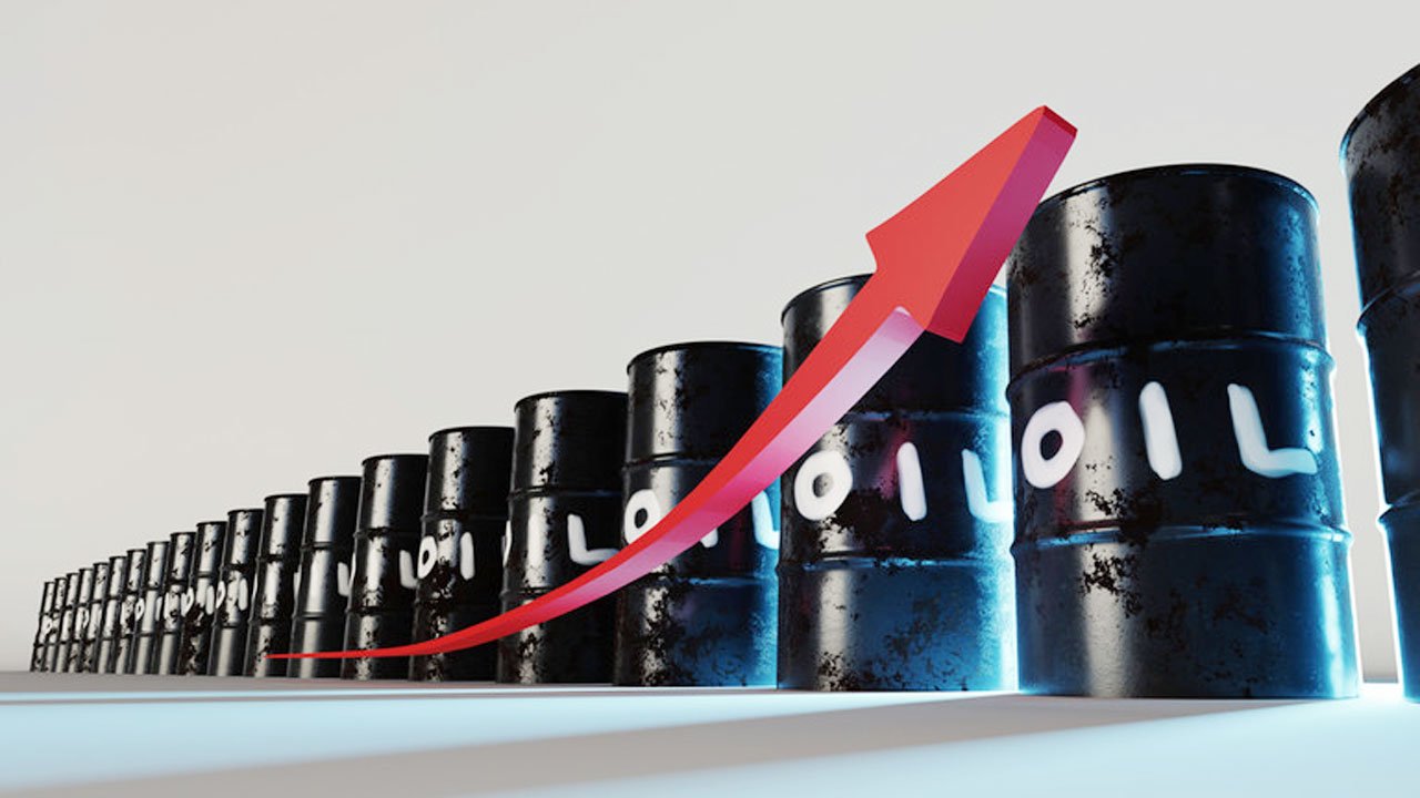 মধ্যপ্রাচ্যে যুদ্ধ : চার বছরের রেকর্ড ভাঙল তেলের দাম মধ্যপ্রাচ্যে যুদ্ধ : চার বছরের রেকর্ড ভাঙল তেলের দাম