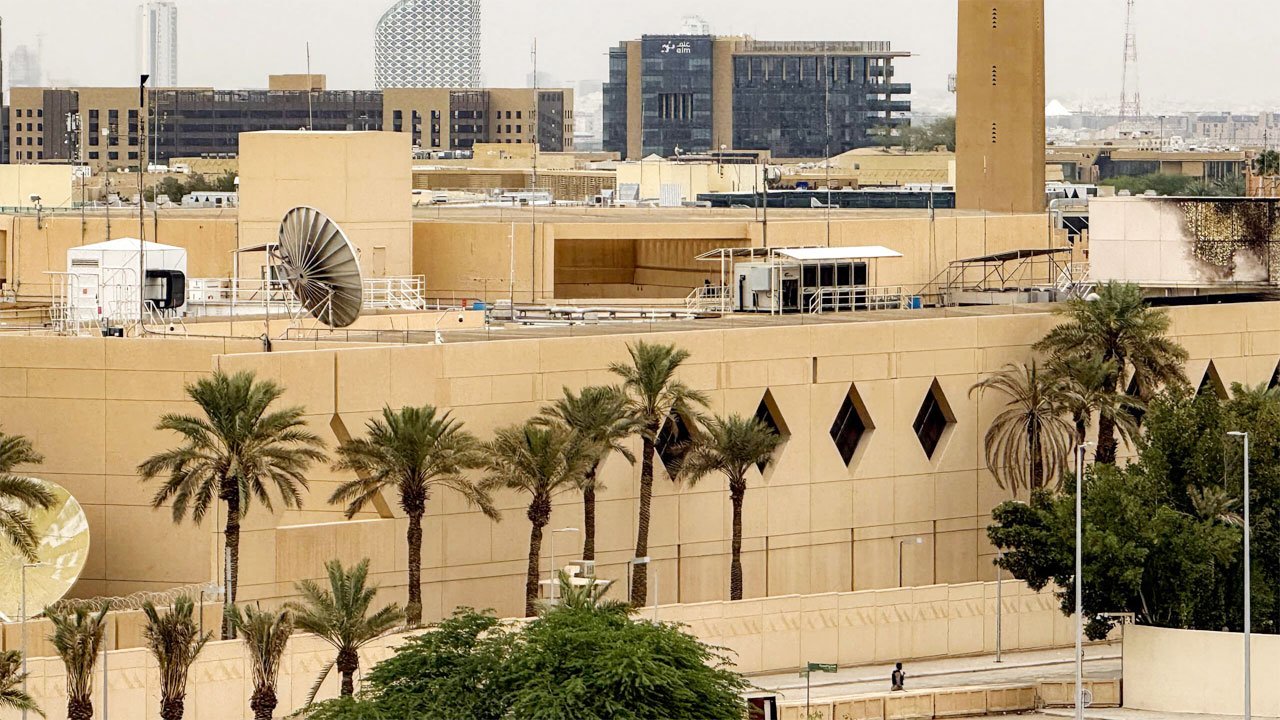 সৌদির দূতাবাস কর্মীদের দেশে ফেরার নির্দেশ যুক্তরাষ্ট্রের সৌদির দূতাবাস কর্মীদের দেশে ফেরার নির্দেশ যুক্তরাষ্ট্রের