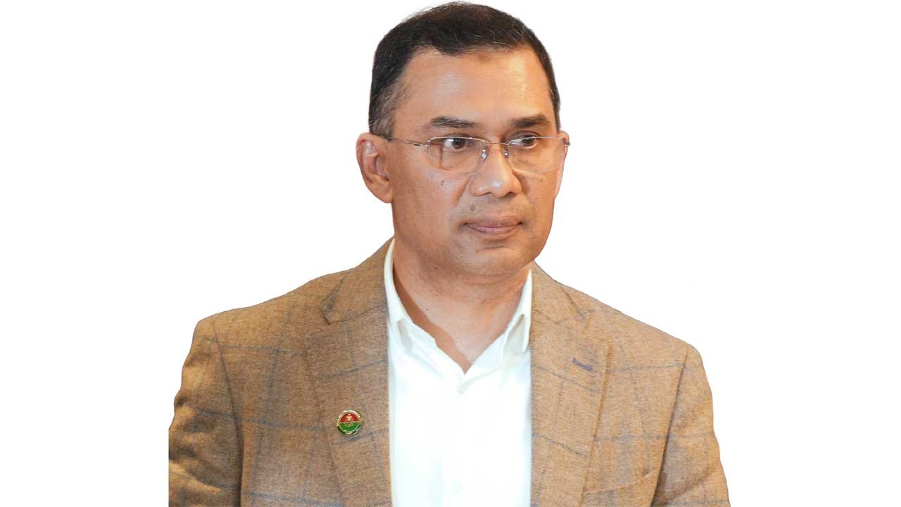 বগুড়ায় দুর্ঘটনায় বেঁচে যাওয়া শিশুর চিকিৎসার দায়িত্ব নিলেন প্রধানমন্ত্রী