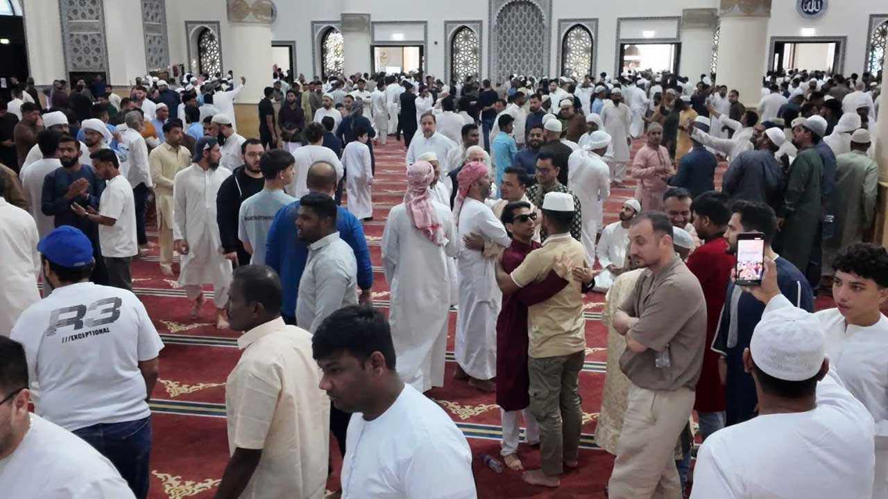 আমিরাতে উৎসবমুখর পরিবেশে ঈদ উদযাপন