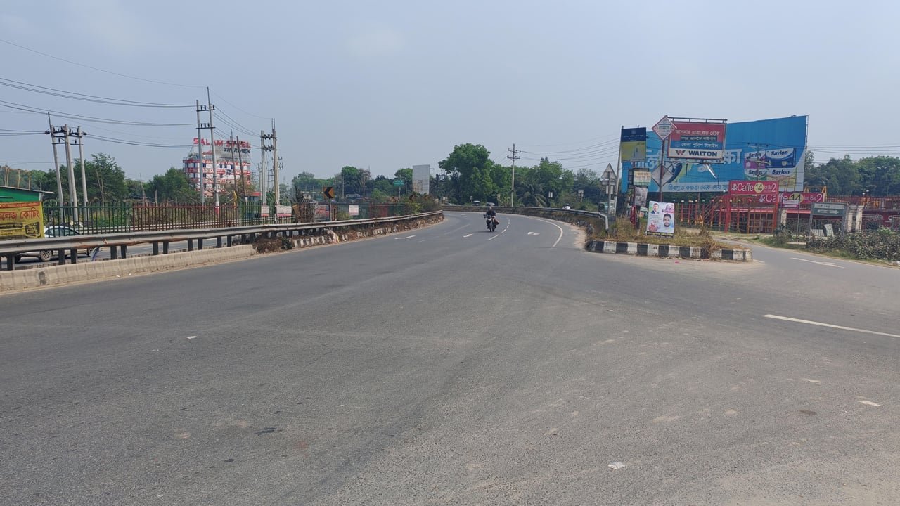 ঢাকা-টাঙ্গাইল মহাসড়কে ফিরেছে গতি, নেই যানজট