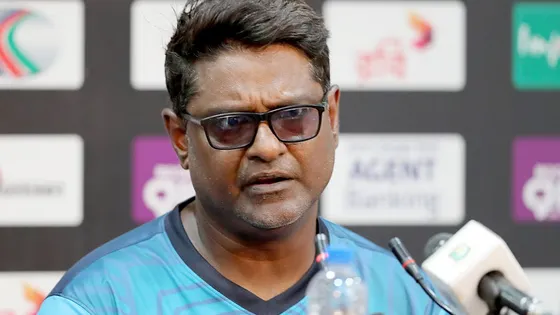 বাংলাদেশের সঙ্গে যাত্রা থামতে পারে কোচ নাভিদ নেওয়াজের!