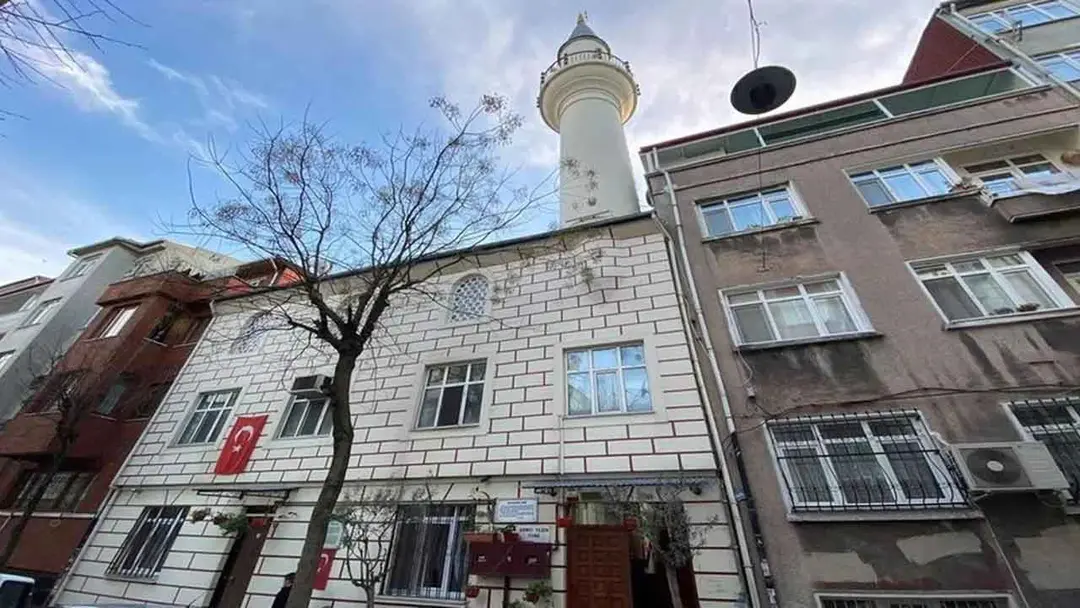 ‘মনে করো খেয়ে ফেলেছি’: অদ্ভুত নামের এই মসজিদ নির্মিত হয়েছে যেভাবে ‘মনে করো খেয়ে ফেলেছি’: অদ্ভুত নামের এই মসজিদ নির্মিত হয়েছে যেভাবে