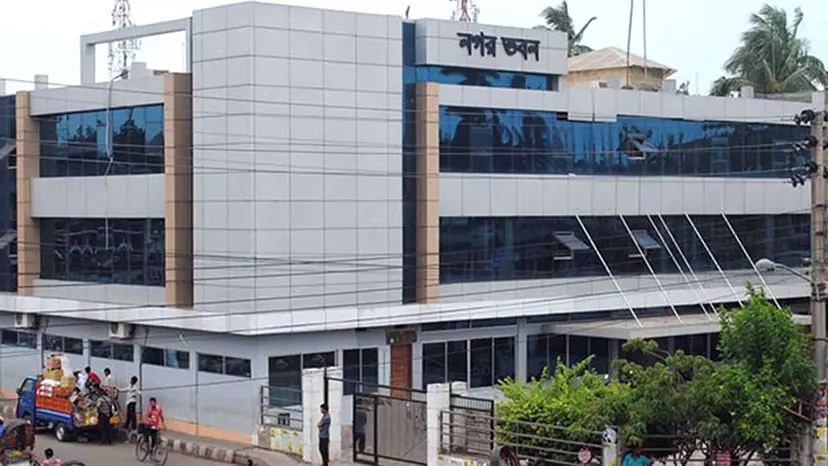 বরিশাল নগরীর ফুটপাত থেকে অবৈধ স্থাপনা অপসারণের নির্দেশ