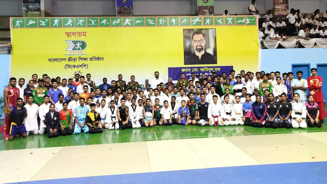 প্রবীণ অ্যাথলেট সুফিয়াকে বিকেএসপিতে দেখে আবেগাপ্লুত ক্রীড়া প্রতিমন্ত্রী প্রবীণ অ্যাথলেট সুফিয়াকে বিকেএসপিতে দেখে আবেগাপ্লুত ক্রীড়া প্রতিমন্ত্রী