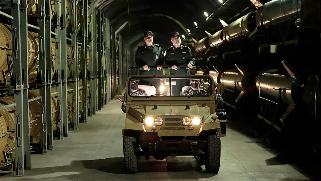 ইরানের গ্রানাইট ‘মিসাইল সিটি’: ট্রাম্পের হুঙ্কারের পরও টিকে থাকার রহস্য! ইরানের গ্রানাইট ‘মিসাইল সিটি’: ট্রাম্পের হুঙ্কারের পরও টিকে থাকার রহস্য!