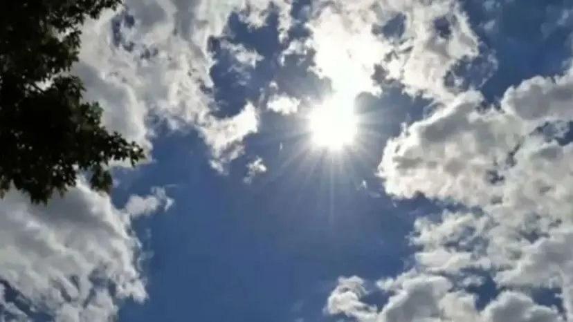 ঢাকায় বাড়বে গরম, তাপমাত্রা বাড়তে পারে ২ ডিগ্রি ঢাকায় বাড়বে গরম, তাপমাত্রা বাড়তে পারে ২ ডিগ্রি