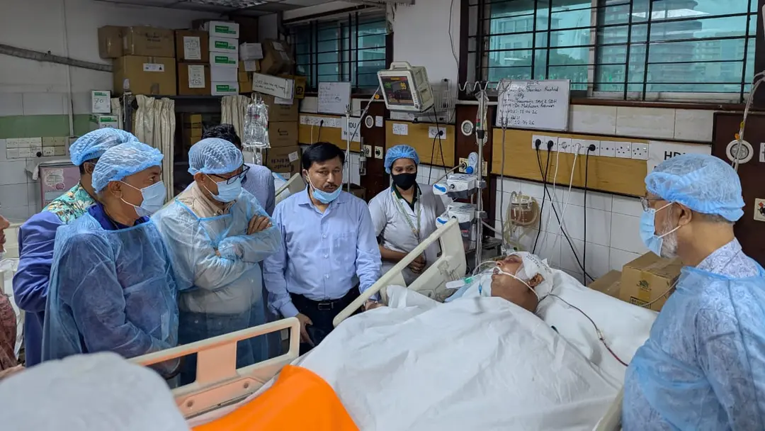 দুর্ঘটনায় আহত চিকিৎসক শংকরের চিকিৎসার দায়িত্ব নিলো সরকার দুর্ঘটনায় আহত চিকিৎসক শংকরের চিকিৎসার দায়িত্ব নিলো সরকার