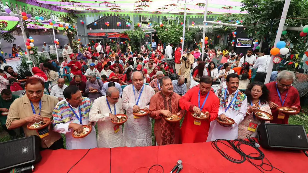 জাতীয় প্রেস ক্লাবে বর্ণাঢ্য আয়োজনে বর্ষবরণ জাতীয় প্রেস ক্লাবে বর্ণাঢ্য আয়োজনে বর্ষবরণ