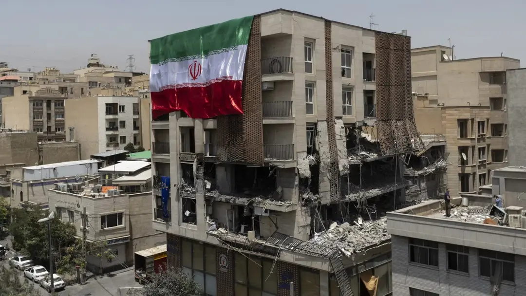 যুদ্ধে নিজেদের প্রায় ৩৩ লাখ কোটি টাকা ক্ষয়ক্ষতির তথ্য দিলো ইরান যুদ্ধে নিজেদের প্রায় ৩৩ লাখ কোটি টাকা ক্ষয়ক্ষতির তথ্য দিলো ইরান