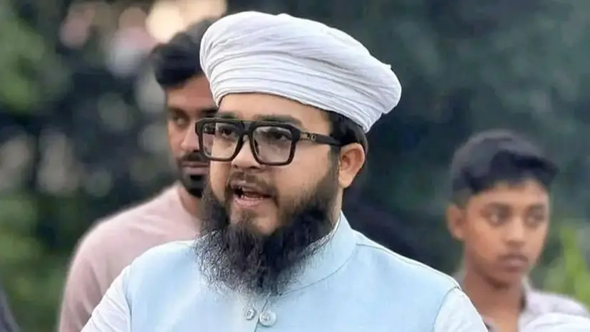 মহানবী (সা.) নিয়ে কটুক্তিকারীর ফাঁসির বিধান রেখে আইন চান হানজালা মহানবী (সা.) নিয়ে কটুক্তিকারীর ফাঁসির বিধান রেখে আইন চান হানজালা