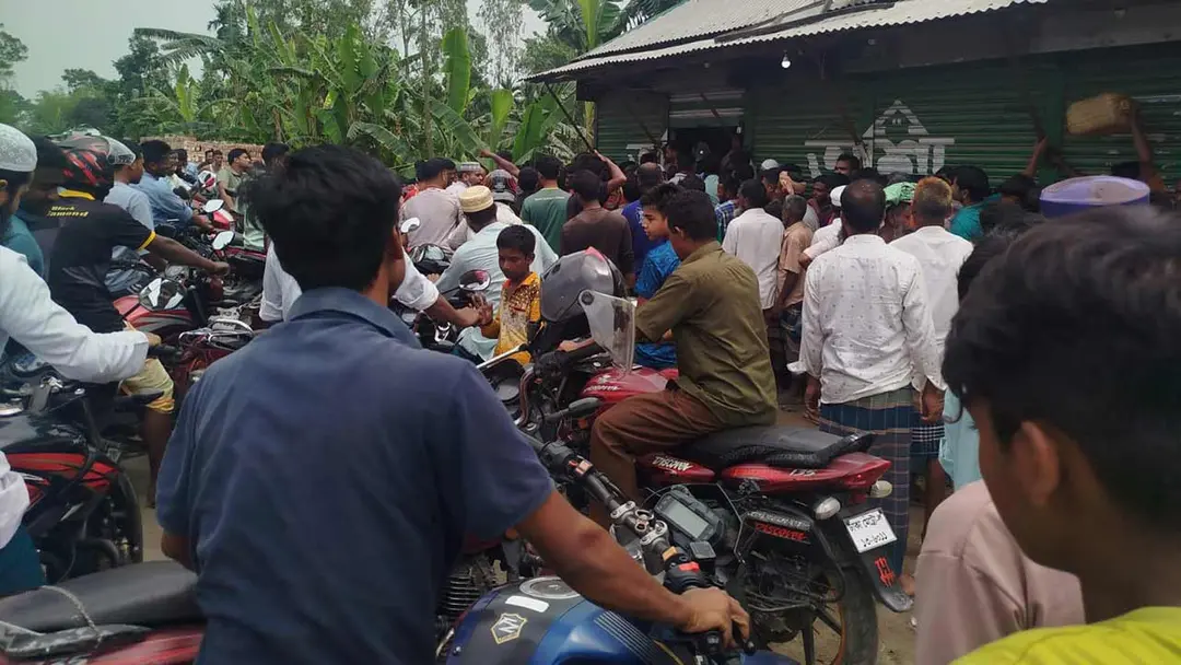 কুড়িগ্রামে ২২০ লিটার পেট্রোল জব্দ, সরকারি দামে বিক্রি