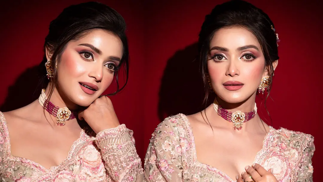 শাড়িতে তানজিন তিশার অনন্য রূপ!