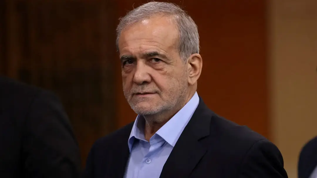 নৌ-অবরোধ ও হুমকির মধ্যে আলোচনা করবে না ইরান