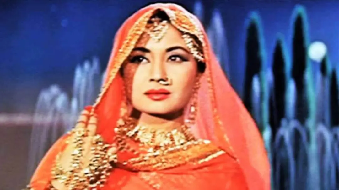 ছুরি দেখিয়ে অভিনেত্রীর অটোগ্রাফ নিয়েছিলেন ডাকাত