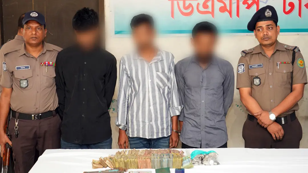 হজক্যাম্পে চুরি হওয়া অধিকাংশ সৌদি রিয়াল উদ্ধার, গ্রেপ্তার ২