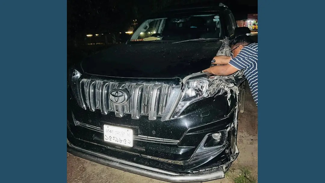 চট্টগ্রামে দুর্ঘটনার কবলে এমপির গাড়ি