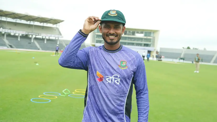 সিলেট টেস্টেও ব্যাটিংয়ে বাংলাদেশ, তানজিদ তামিমের অভিষেক