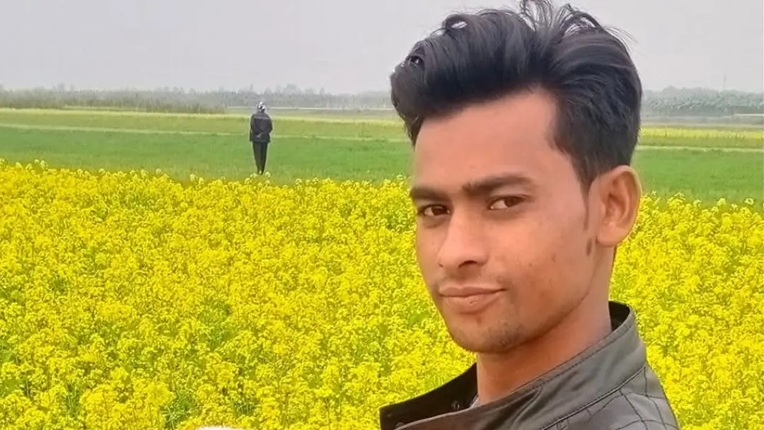 ঝড়ের সময় আম কুড়াতে গিয়ে বিদ্যুৎস্পৃষ্টে যুবকের মৃত্যু