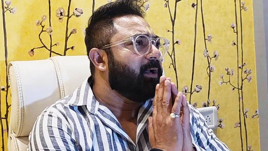 সরকার বদলের সুযোগ, সোহমের বিরুদ্ধে থানায় প্রযোজক সরকার বদলের সুযোগ, সোহমের বিরুদ্ধে থানায় প্রযোজক