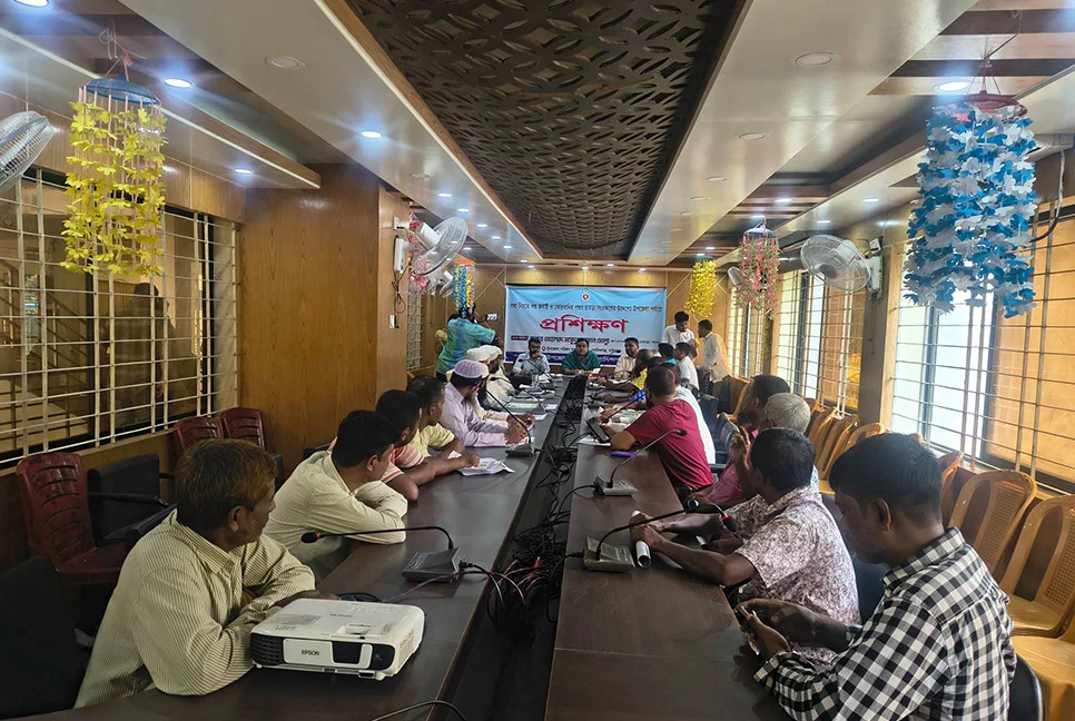 কোরবানির পশুর চামড়া সংরক্ষণে গাইবান্ধায় প্রশিক্ষণ কোরবানির পশুর চামড়া সংরক্ষণে গাইবান্ধায় প্রশিক্ষণ