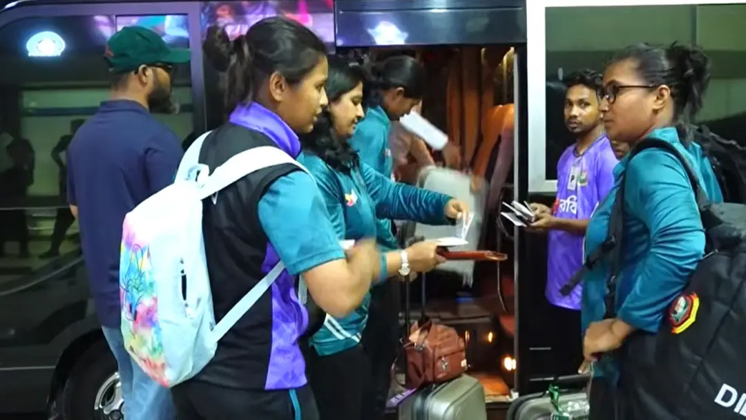 বিশ্বকাপে ভালো করার আশা নিয়ে দেশ ছাড়ল বাংলাদেশ বিশ্বকাপে ভালো করার আশা নিয়ে দেশ ছাড়ল বাংলাদেশ