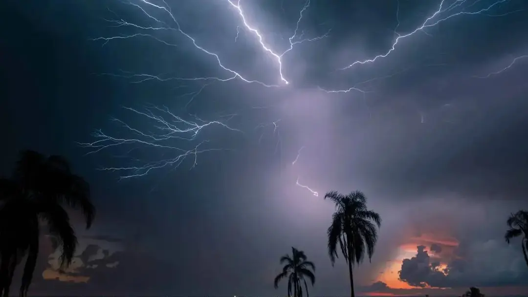 গাইবান্ধায় বজ্রপাতে নারীসহ ৫ জন আহত গাইবান্ধায় বজ্রপাতে নারীসহ ৫ জন আহত